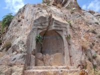 Cyclades - Santorini - Exomitis - Ancient Tombs